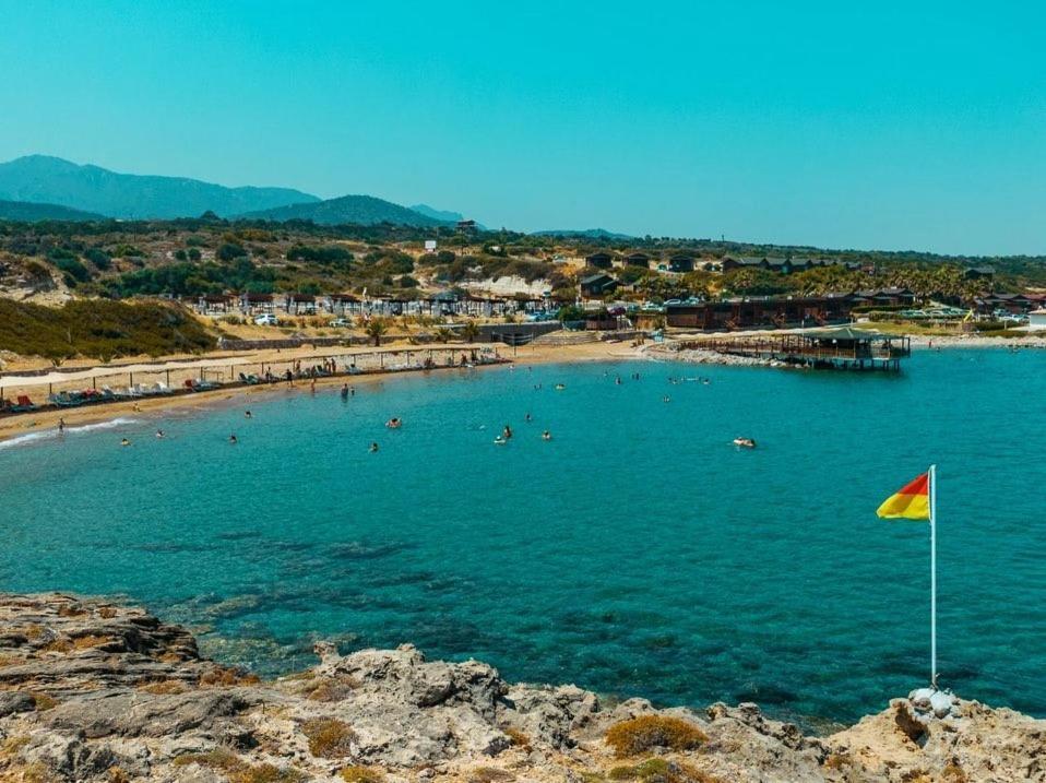 Zambak Holiday Village & Restaurant Superb Seafront Location ! Agios Georgios (Girne) Exterior foto